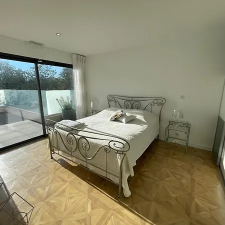 Superbe Contemporaine Avec Piscine Et Climatisation - Fr-1-776-82 Argeles-sur-Mer