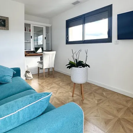 Superbe Contemporaine Avec Piscine Et Climatisation - Fr-1-776-82