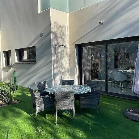 Superbe Contemporaine Avec Piscine Et Climatisation - Fr-1-776-82 Argeles-sur-Mer